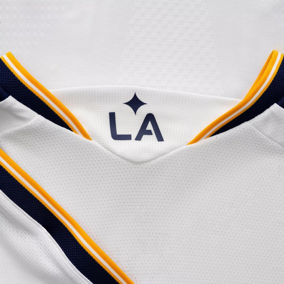 adidas Men's Nelson LA Galaxy Authentic Match Home Jersey 26/27 (White)